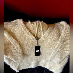 NWT Venti 6 Italy Criss Cross Faux Cashmere sweater